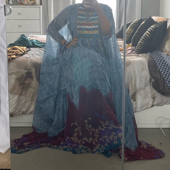 Elegant Blue and Red Maxi Dress - Picture 4 of 14